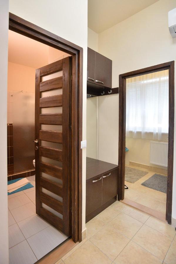 Netta Apartman Eger Bagian luar foto